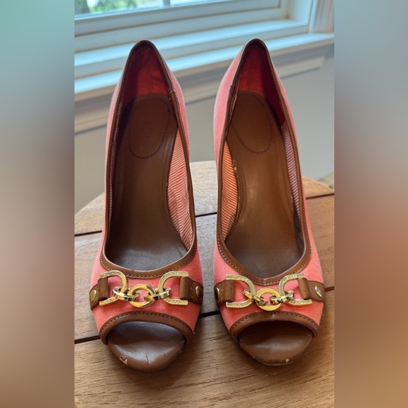 Tommy Hilfiger Coral and Gold Peep-Toe Heels - Picture 1 of 4